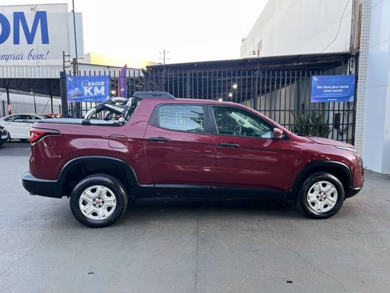FIAT TORO 2.4 16V MULTIAIR FLEX FREEDOM AT9 FIAT TORO 2.4 16V MULTIAIR FLEX FREEDOM AT9